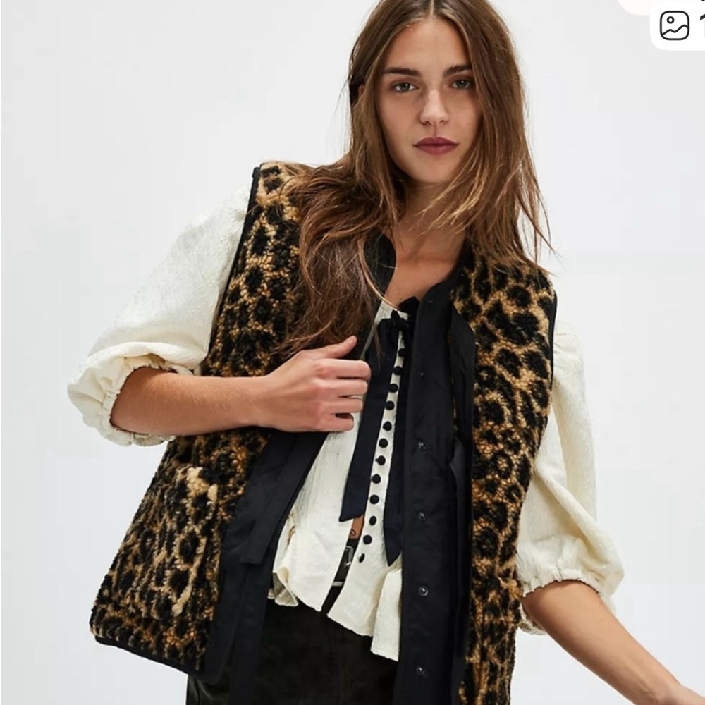 Damson Madder Leopard Print Women's Quilted Vest